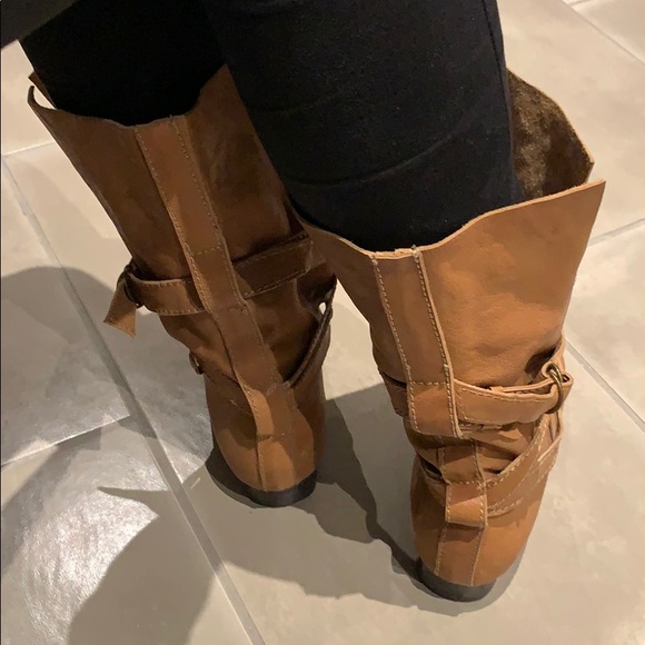 Boots - Picture 4 of 4